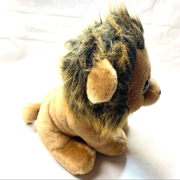 Ty Beanie Baby, Velvety Louie the Lion, Collectible Stuffed Animal plush. - Picture 3 of 7